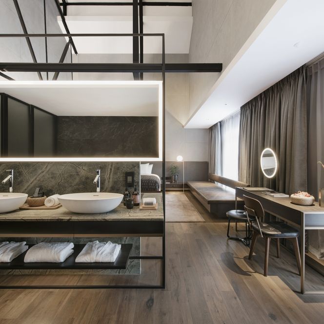Riverview Suite
